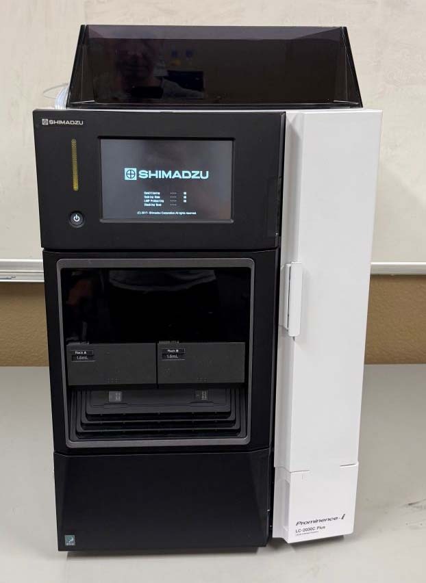 Photo Utilisé SHIMADZU 8060 À vendre
