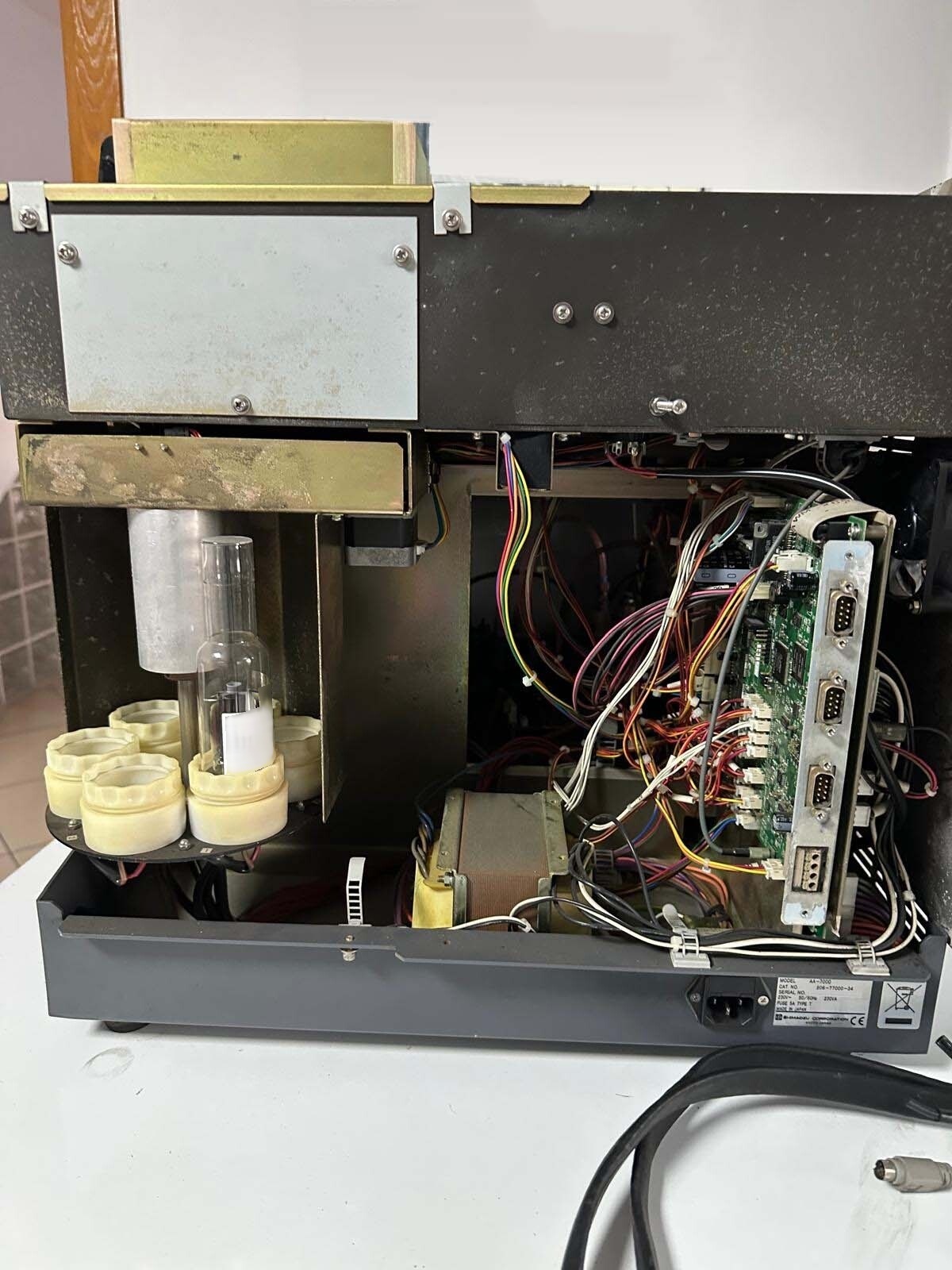 Foto Verwendet SHIMADZU AA-7000F Zum Verkauf