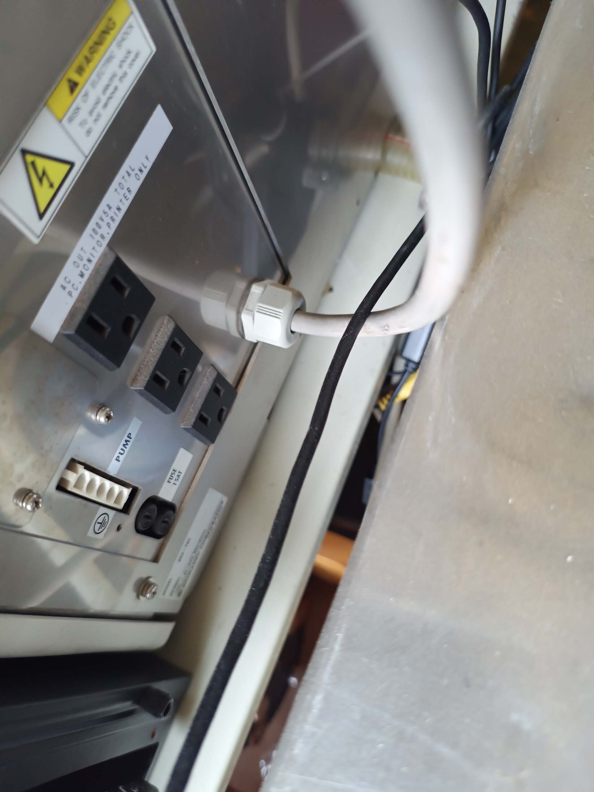 Foto Verwendet SHIMADZU EDX-700 Zum Verkauf