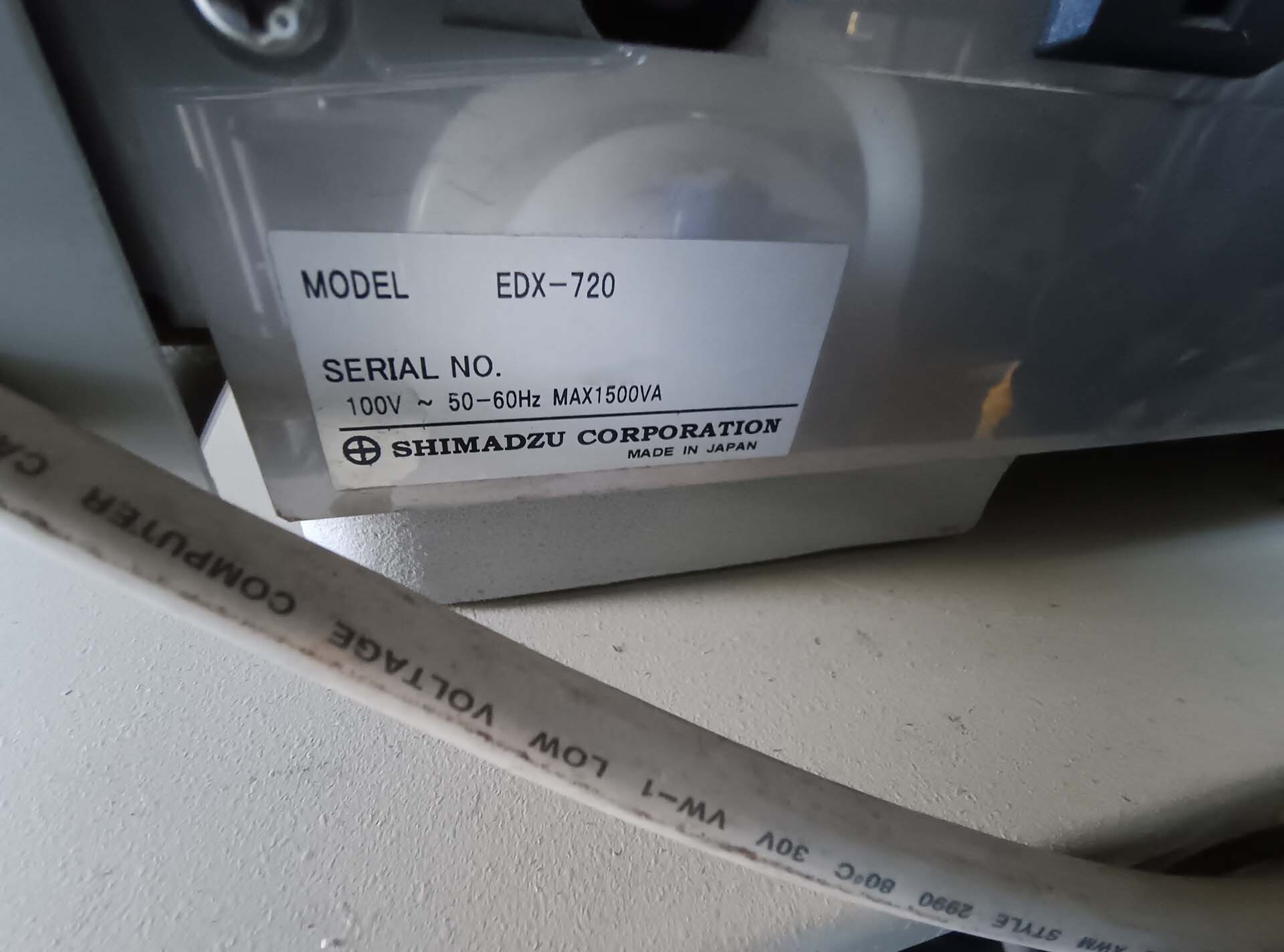 Foto Verwendet SHIMADZU EDX-700 Zum Verkauf
