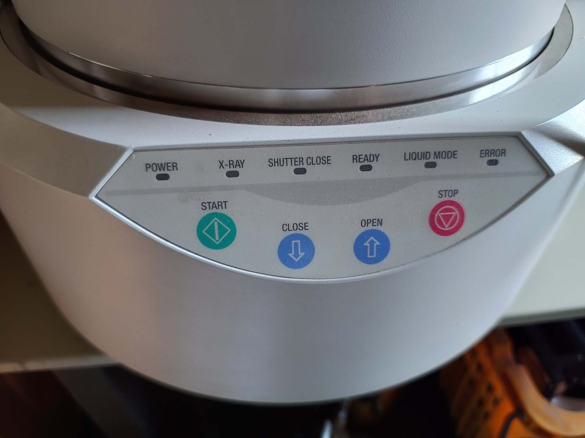 Foto Verwendet SHIMADZU EDX-700 Zum Verkauf
