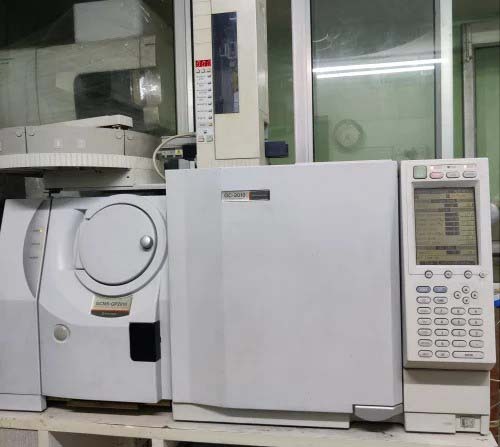 Photo Used SHIMADZU GC 2010 For Sale
