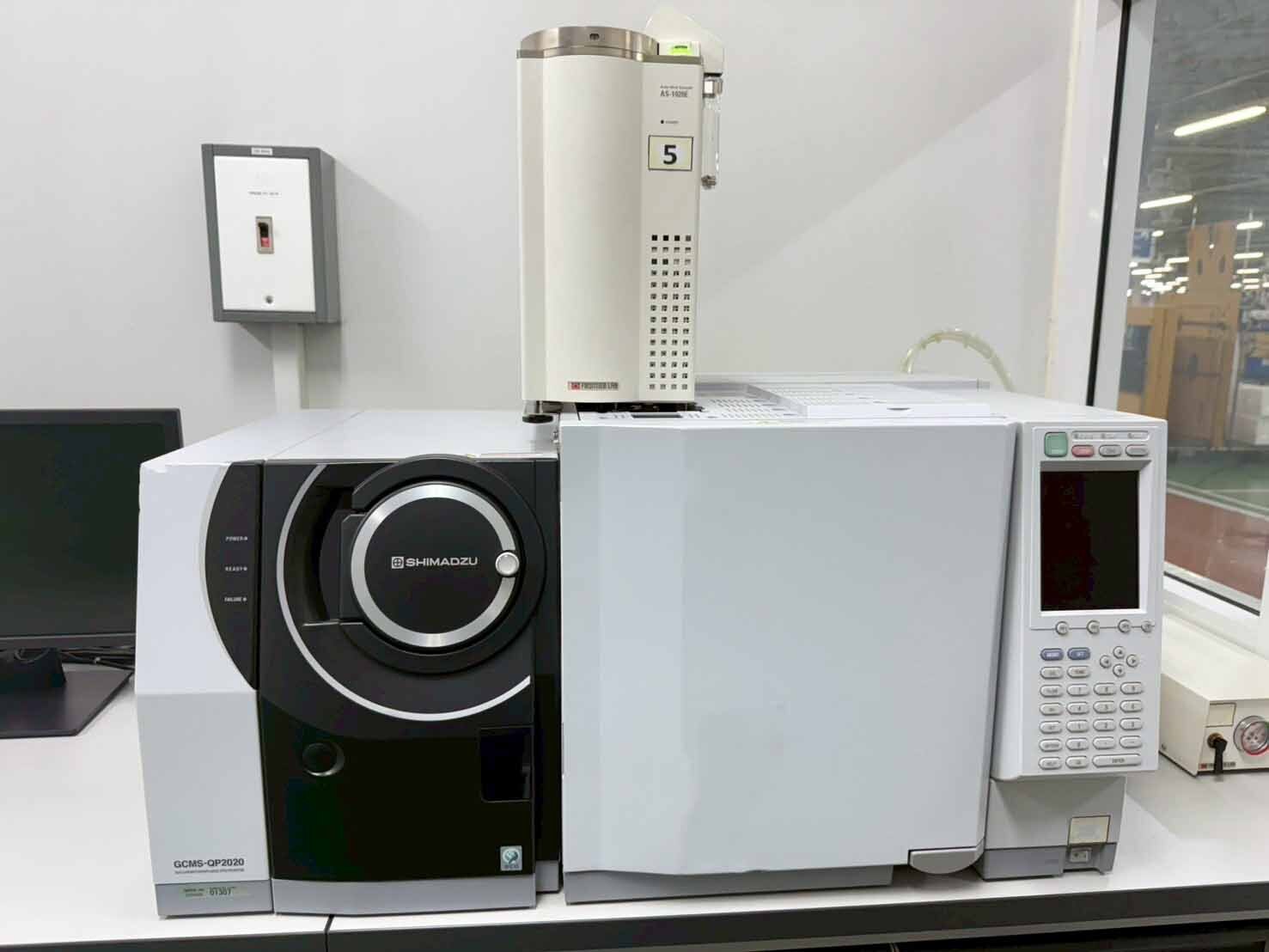 SHIMADZU GCMS-QP2020 분광계 판매 가격 #293799736에 사용됨 > CAE에서 구매