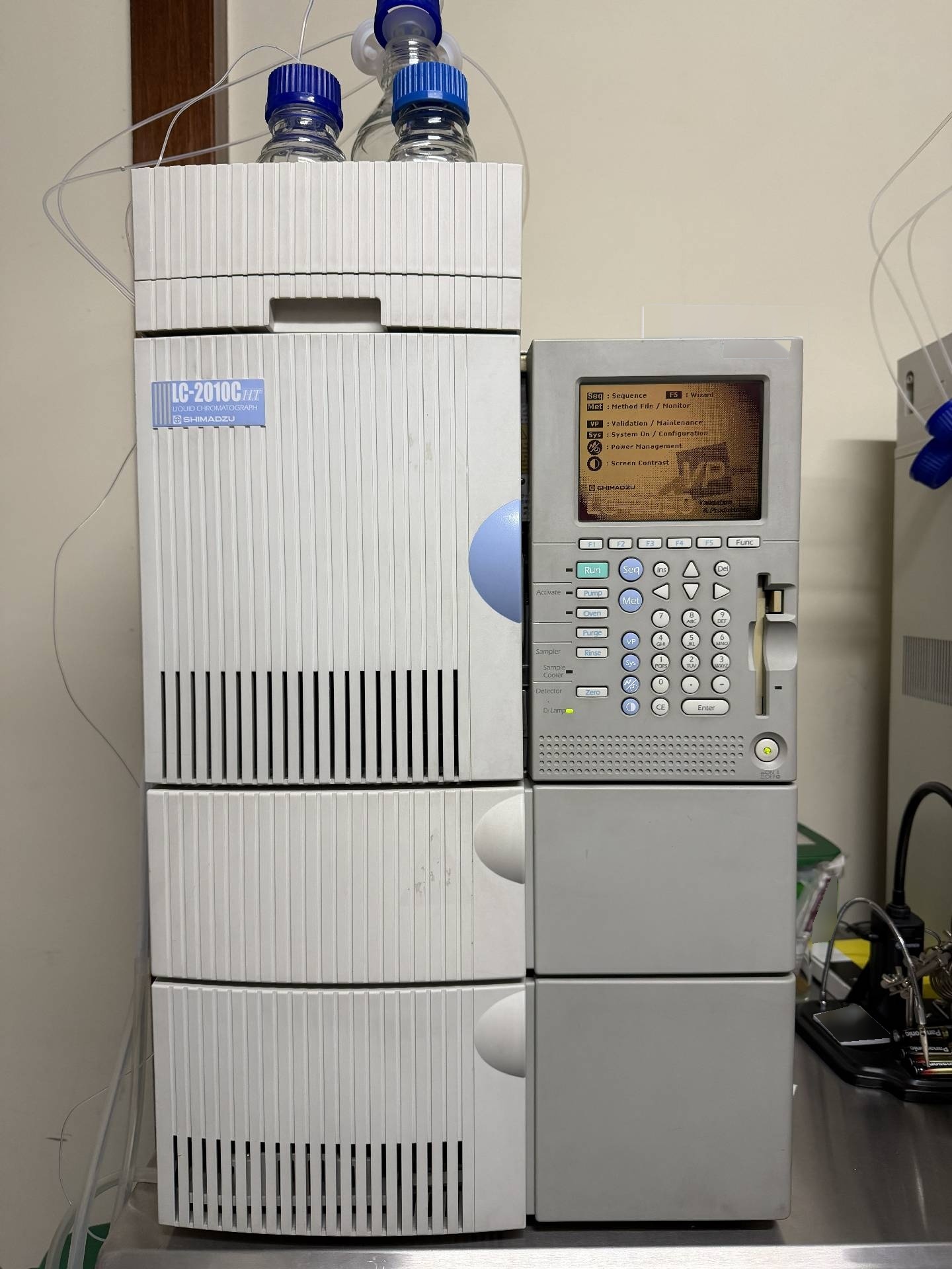フォト（写真） 使用される SHIMADZU LC-2010C HT 販売のために