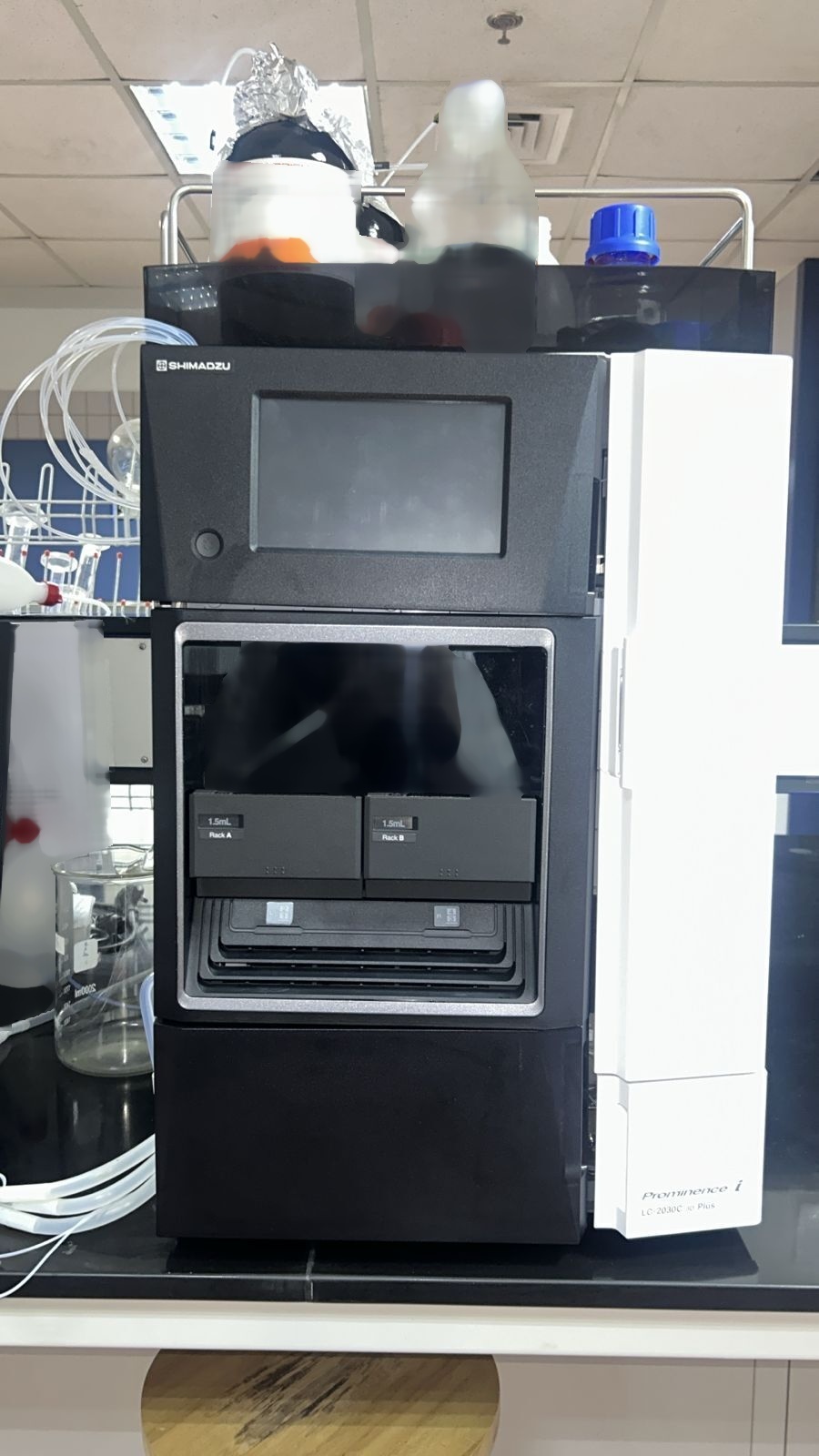 Foto Verwendet SHIMADZU LC-2030C 3D Plus Zum Verkauf