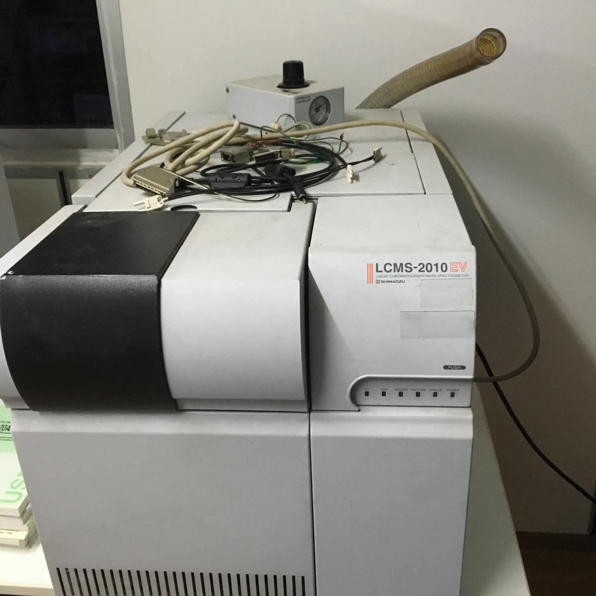 Photo Used SHIMADZU LCMS-2010 EV For Sale