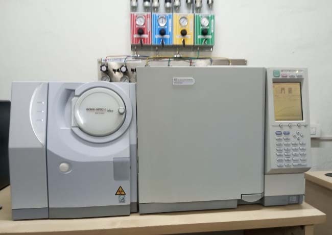 Photo Utilisé SHIMADZU QP 2010 Ultra À vendre