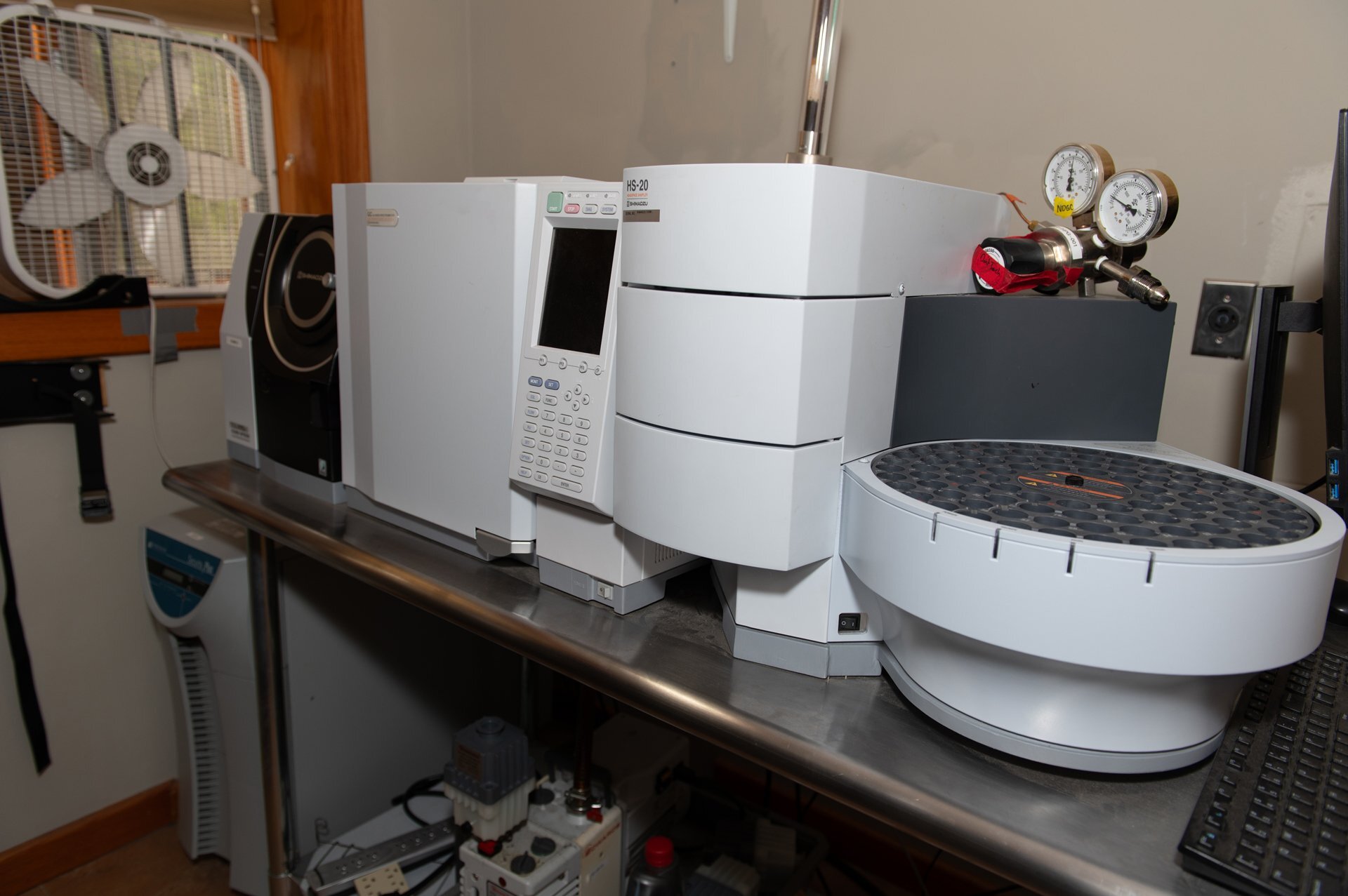 フォト（写真） 使用される SHIMADZU QP 2020 販売のために