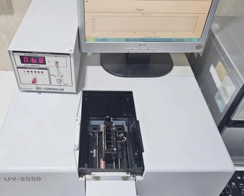 フォト（写真） 使用される SHIMADZU UV 2550 販売のために