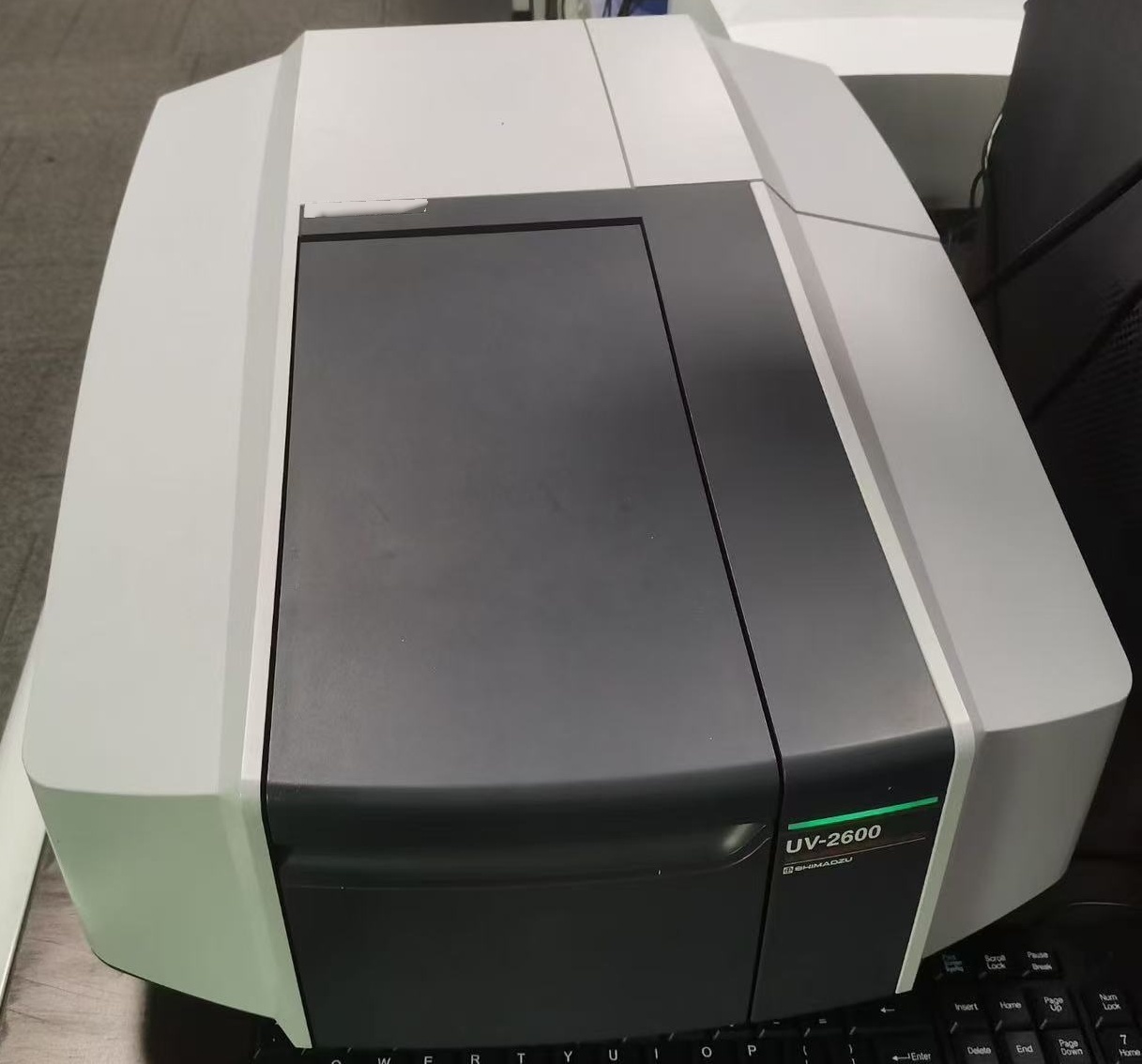 Foto Verwendet SHIMADZU UV-2600 Zum Verkauf