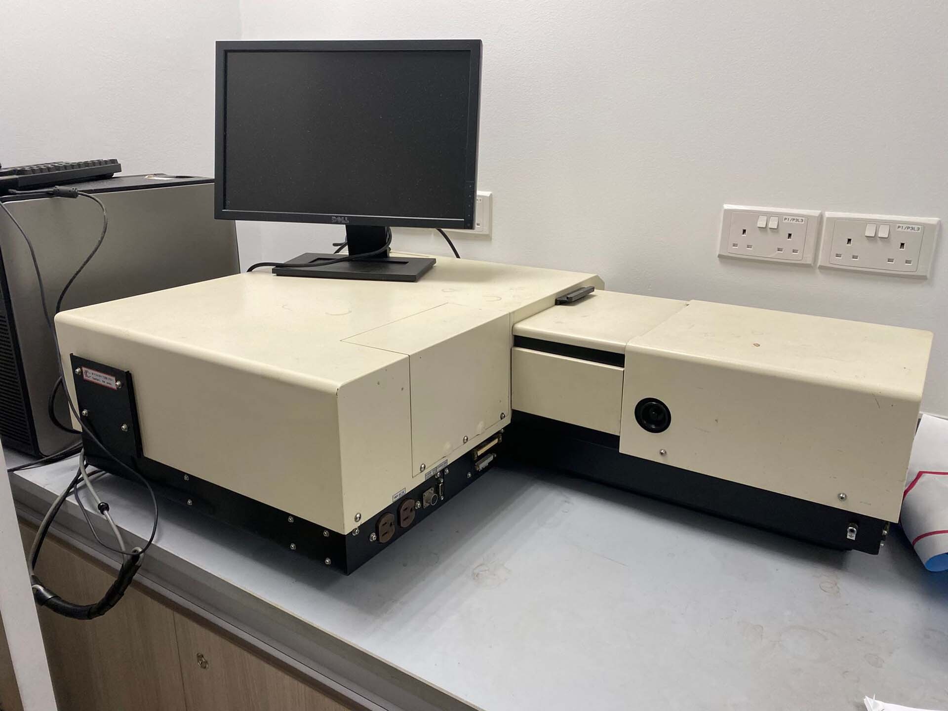 Photo Used SHIMADZU UV-3101PC For Sale