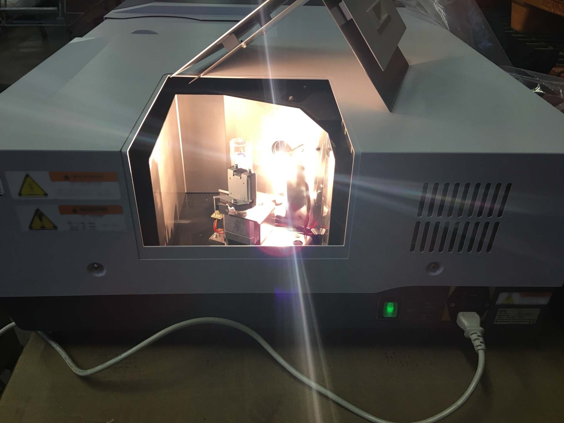 Foto Verwendet SHIMADZU UV-3600 Zum Verkauf