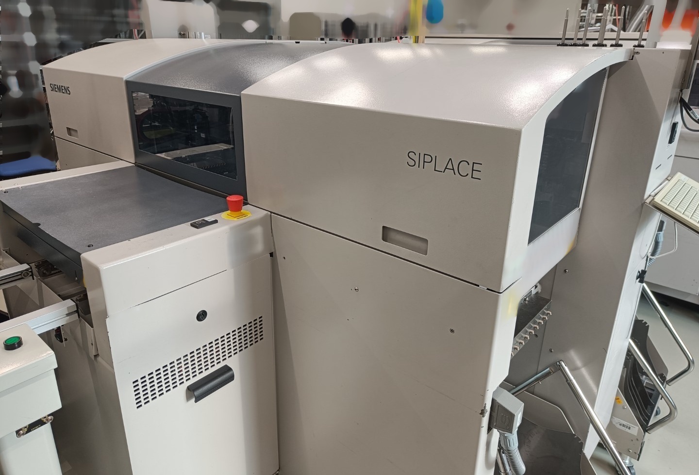 Foto Verwendet SIEMENS / ASM Siplace D4 Zum Verkauf