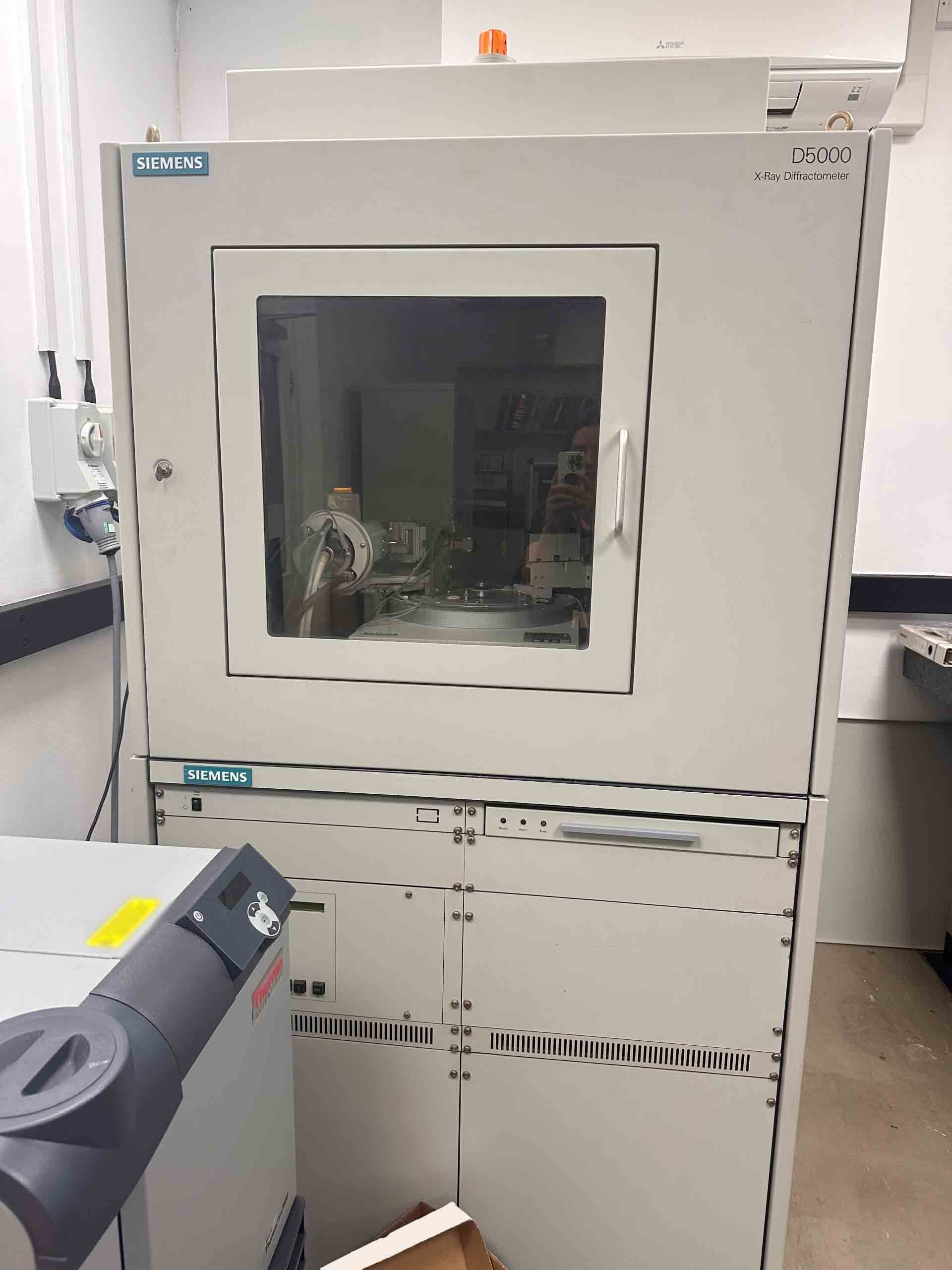 圖為 已使用的 SIEMENS / BRUKER D5000 待售