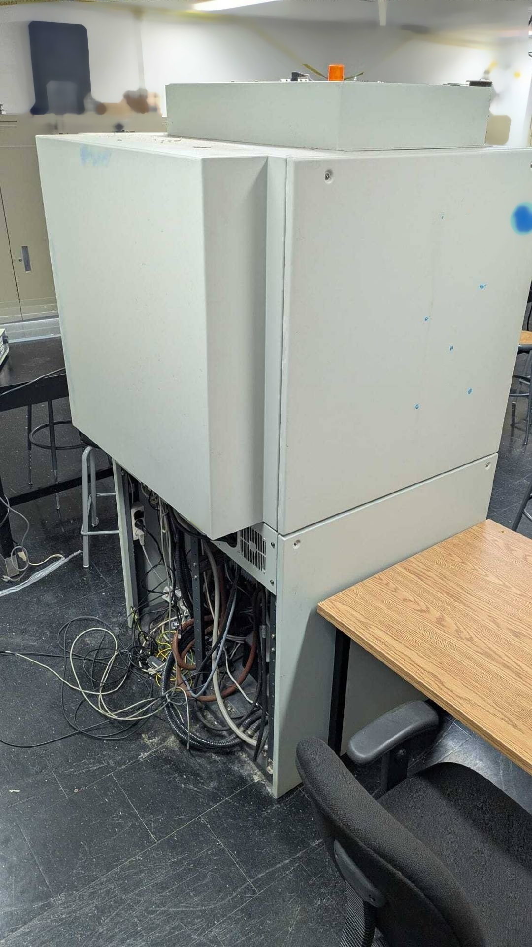 SIEMENS / BRUKER D5000 X-ray Equipment used for sale price