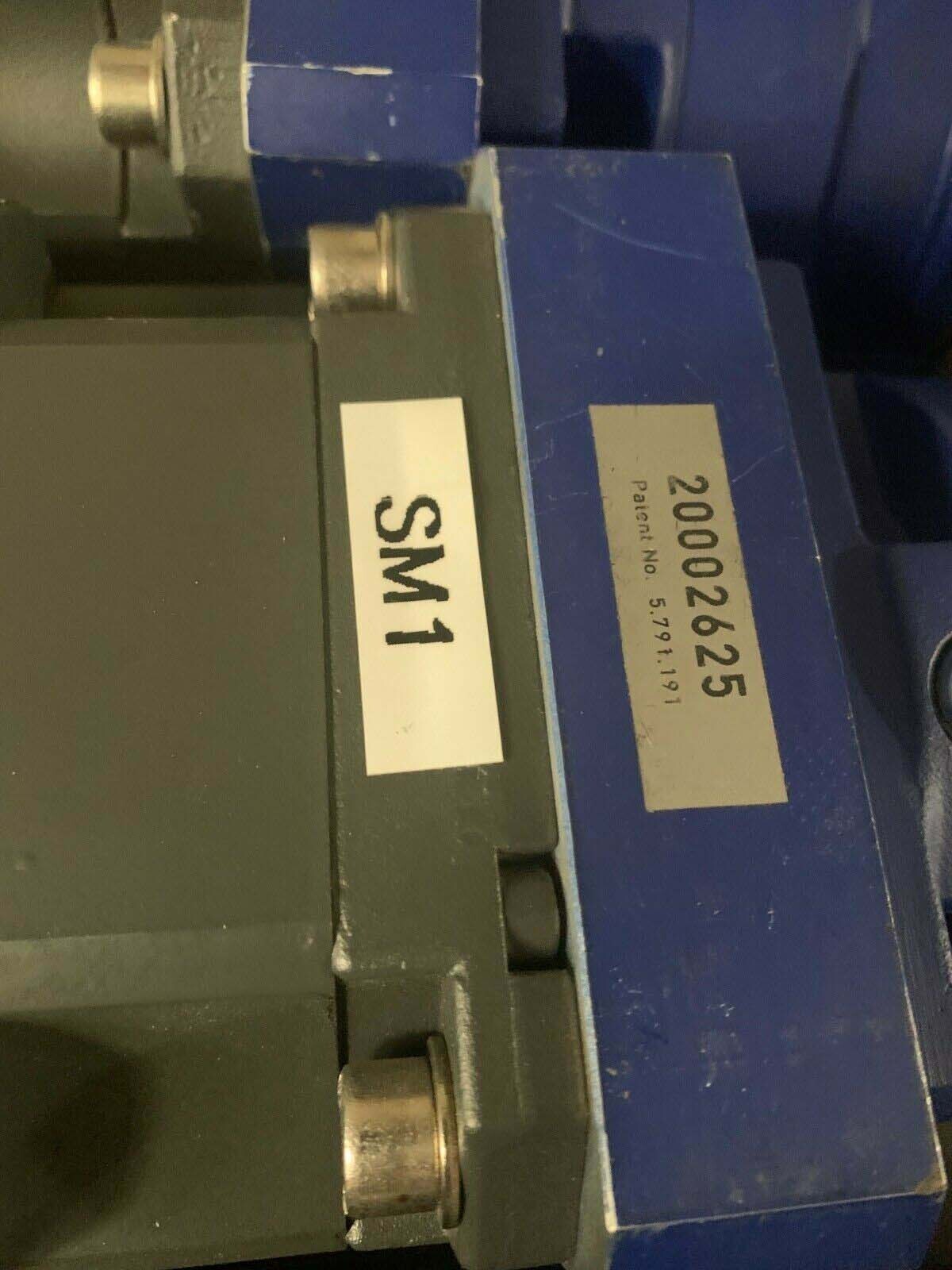 Photo Used SIEMENS 1FT6061-6AC71-3AG0 For Sale