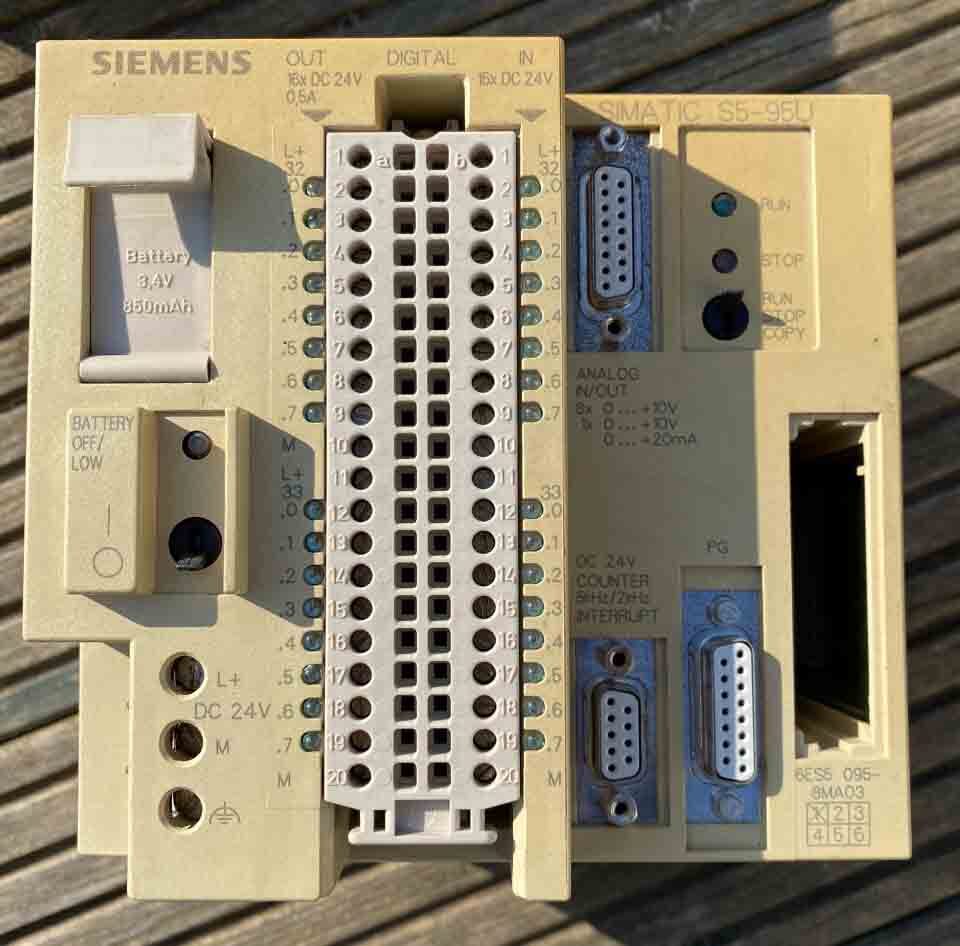 사진 사용됨 SIEMENS 6ES5 095-8MA03 판매용