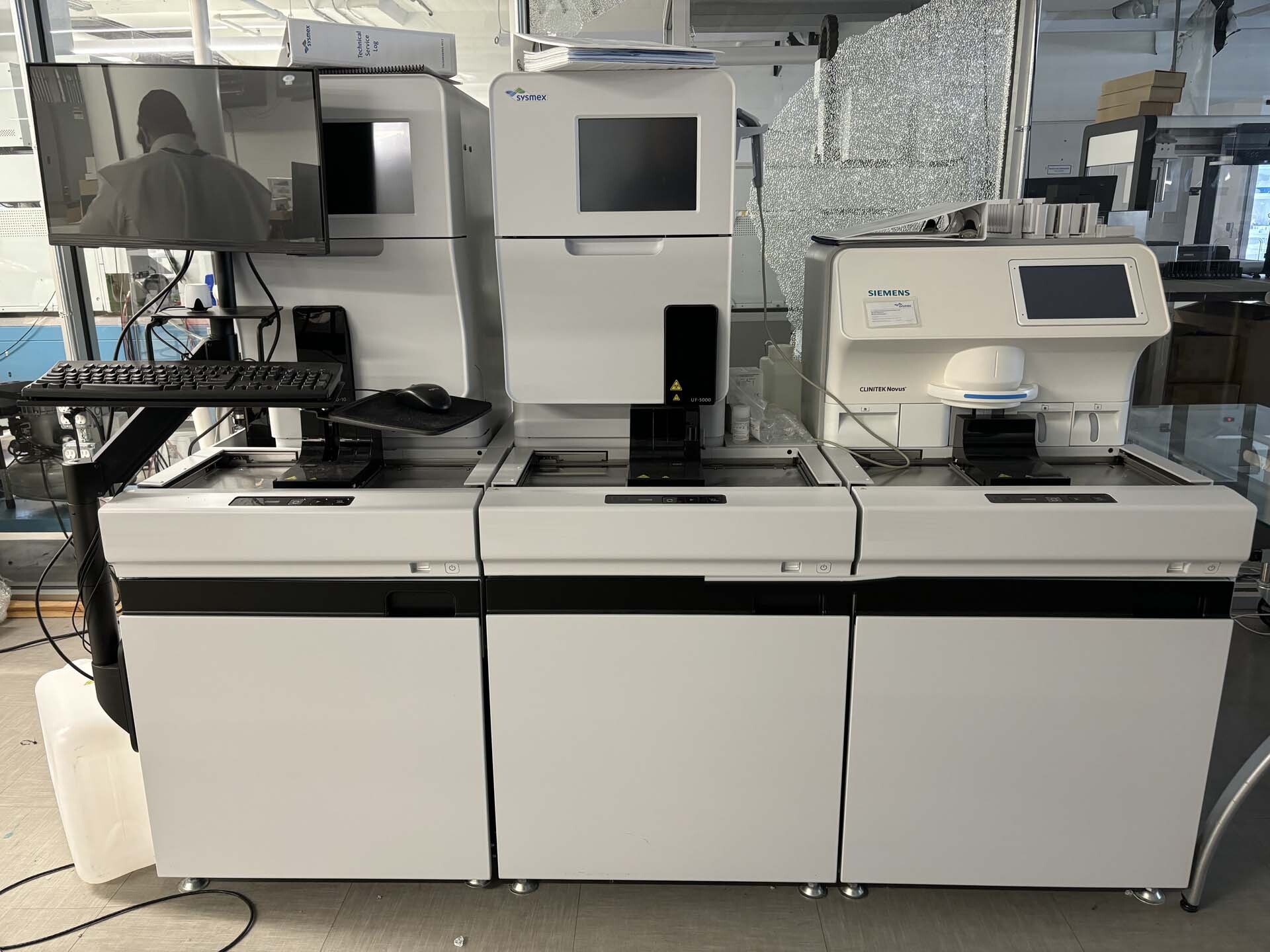 Photo Used SIEMENS Clinitek Novus For Sale