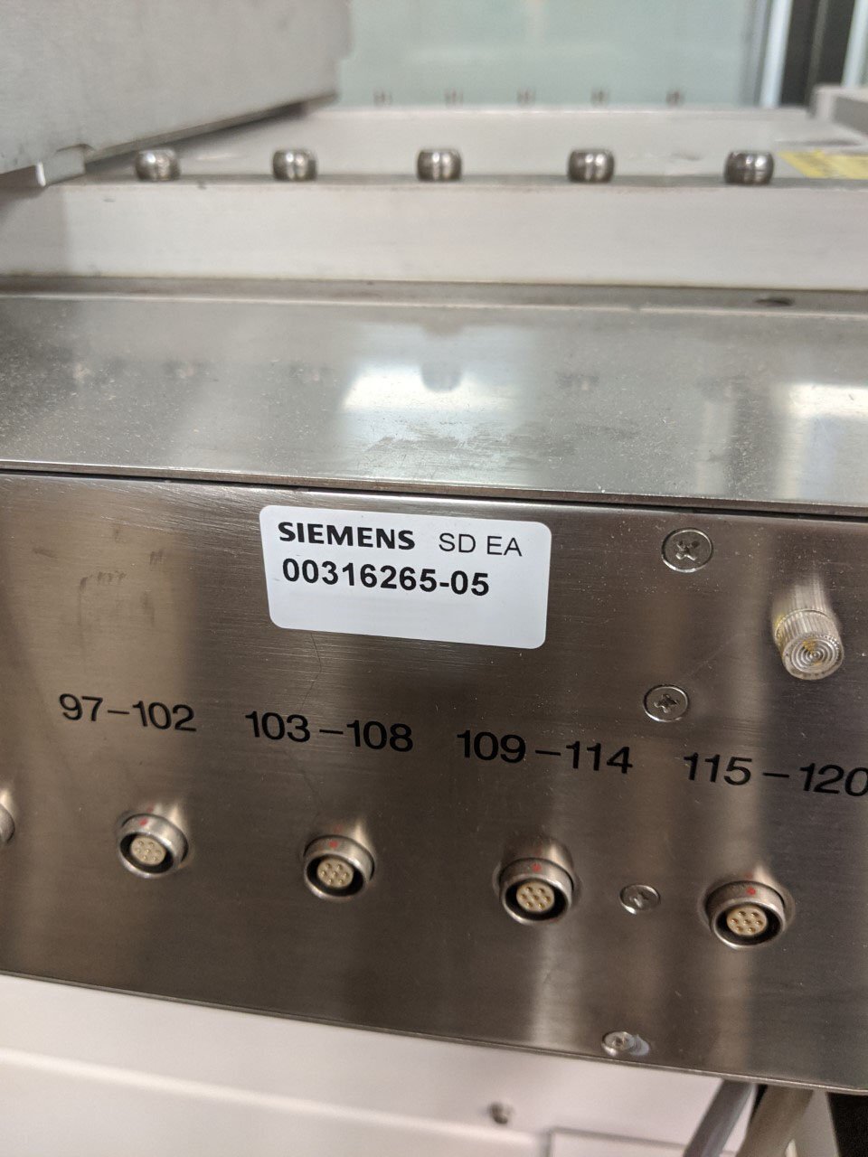 Photo Used SIEMENS Feeders for Siplace For Sale
