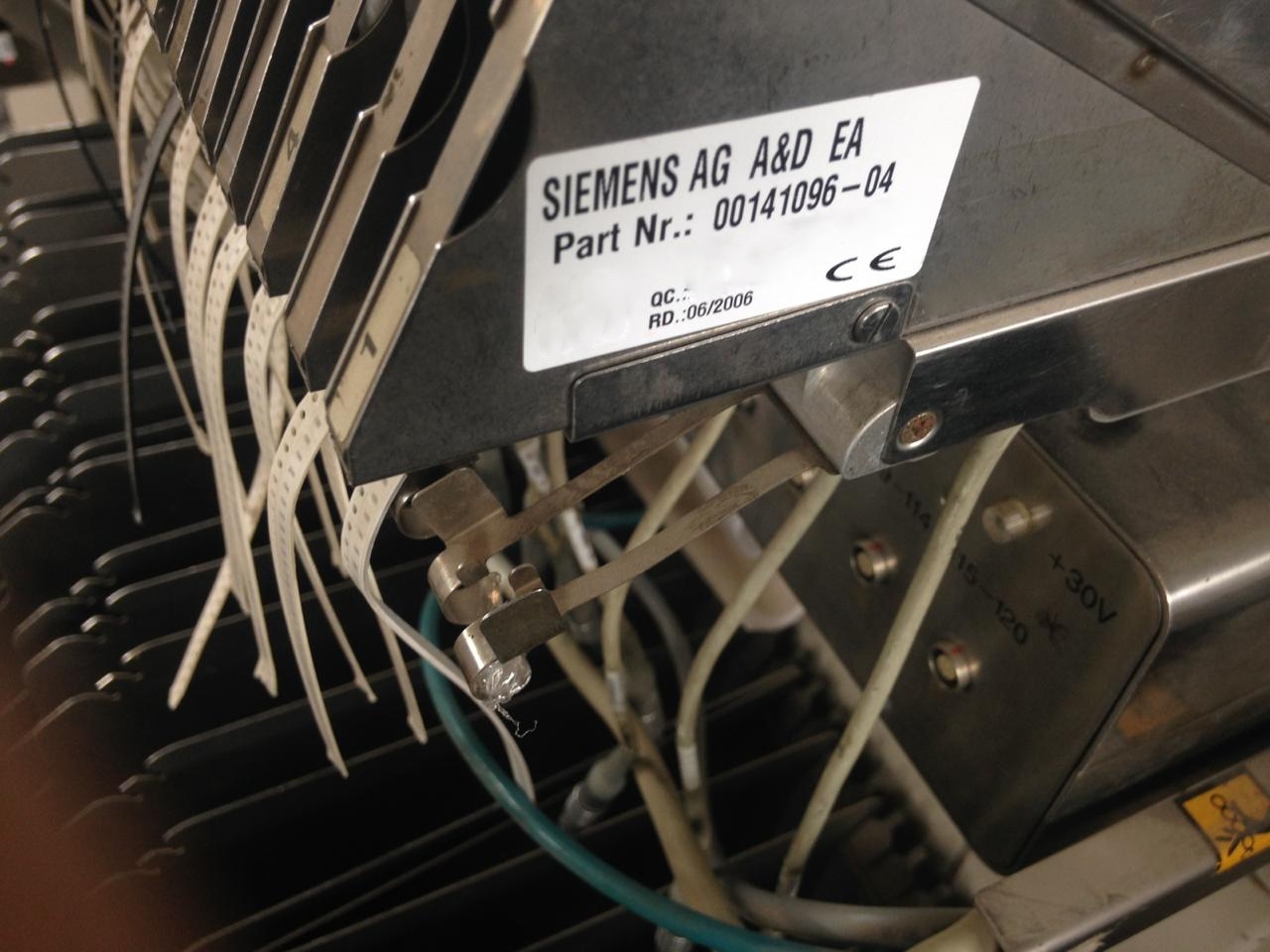 圖為 已使用的 SIEMENS Lot of feeders and carts for Siplace 待售