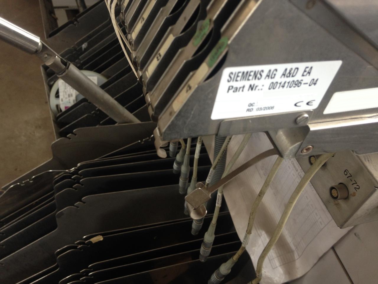 圖為 已使用的 SIEMENS Lot of feeders and carts for Siplace 待售