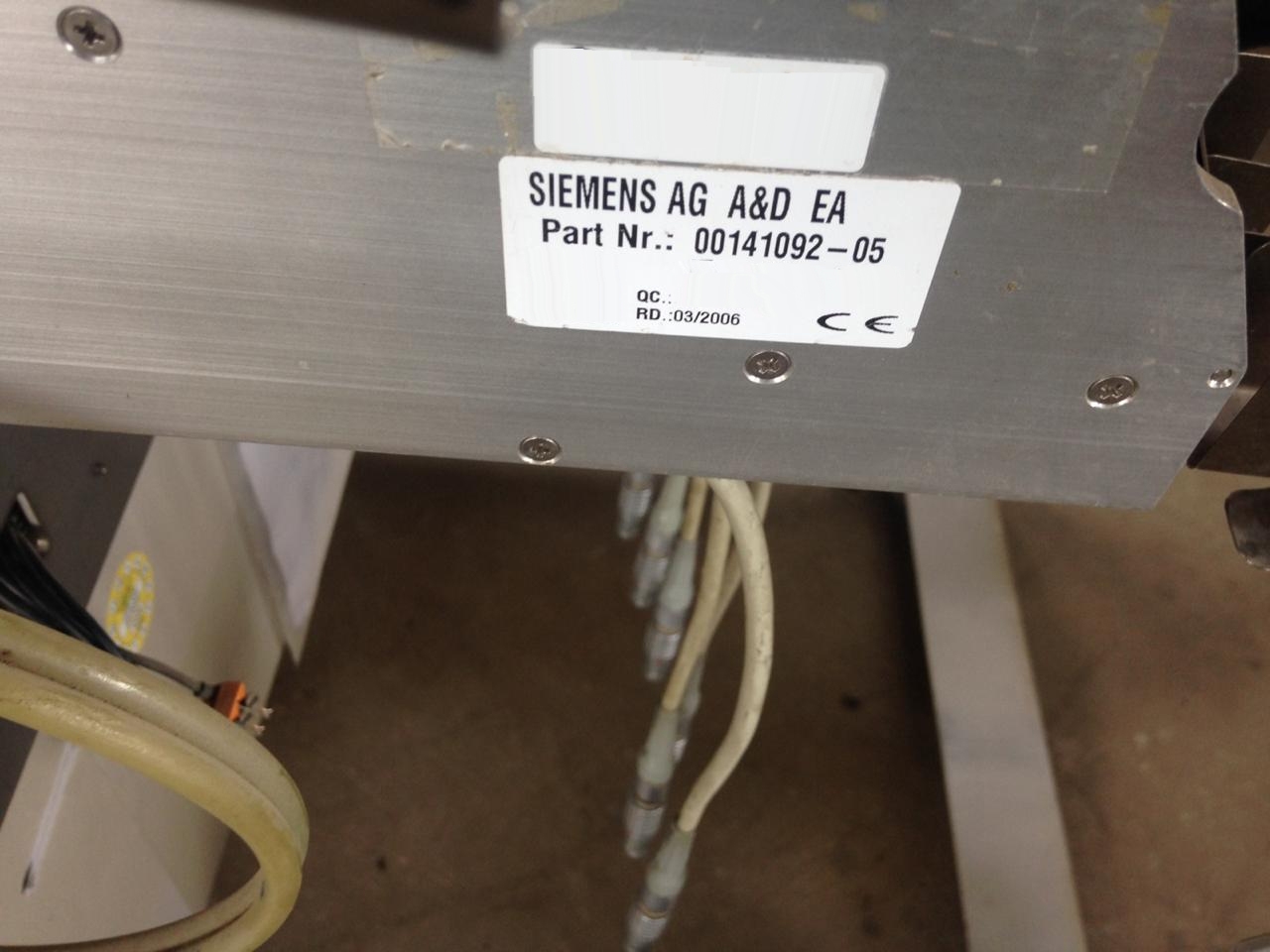 사진 사용됨 SIEMENS Lot of feeders and carts for Siplace 판매용