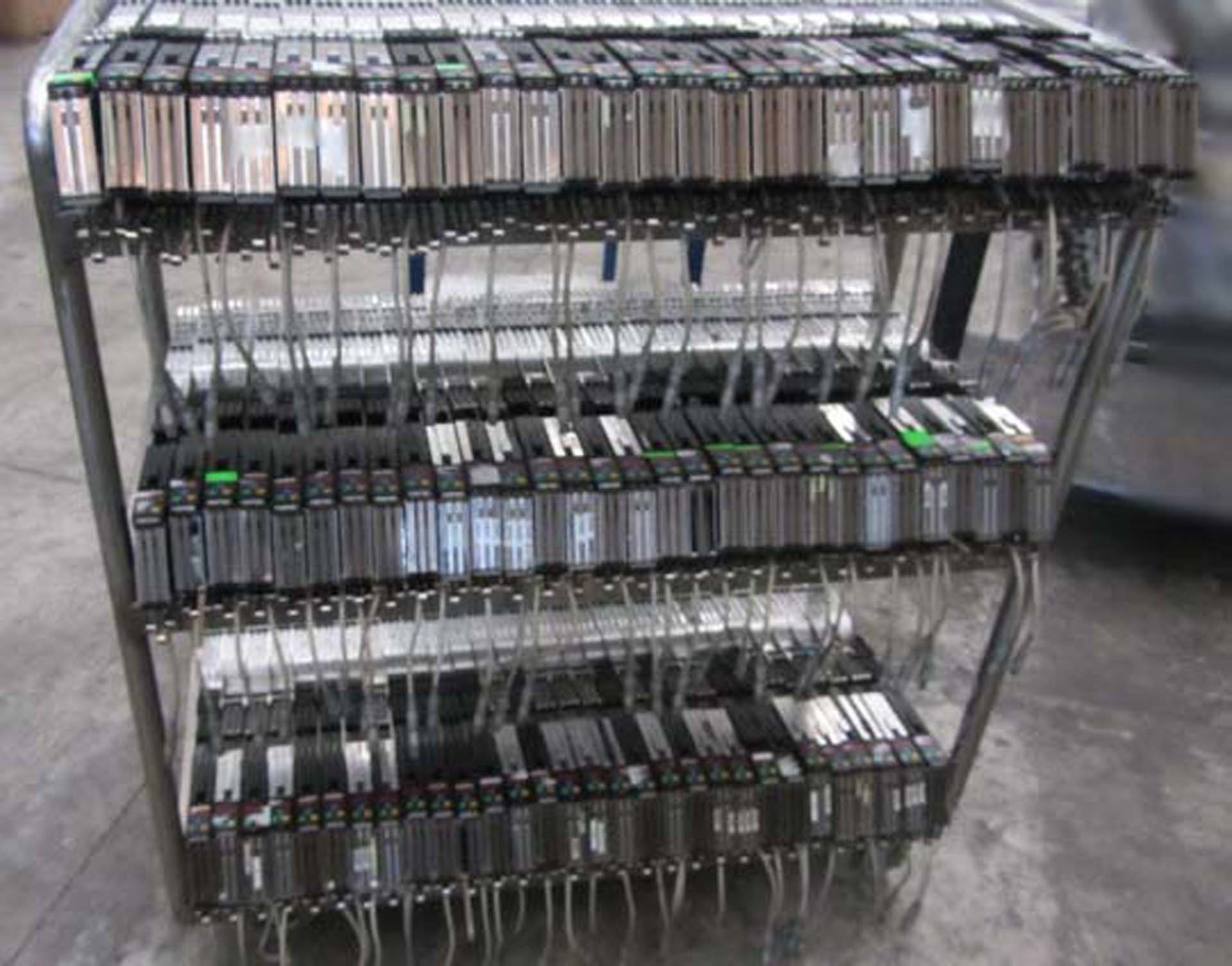 사진 사용됨 SIEMENS Lot of feeders and trolleys 판매용