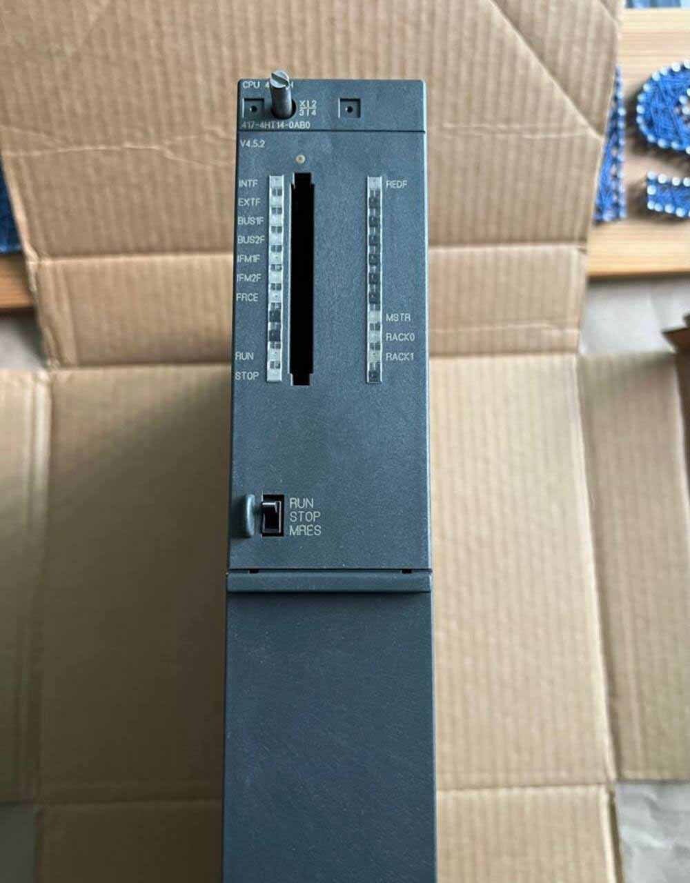 圖為 已使用的 SIEMENS Lot of spare parts 待售