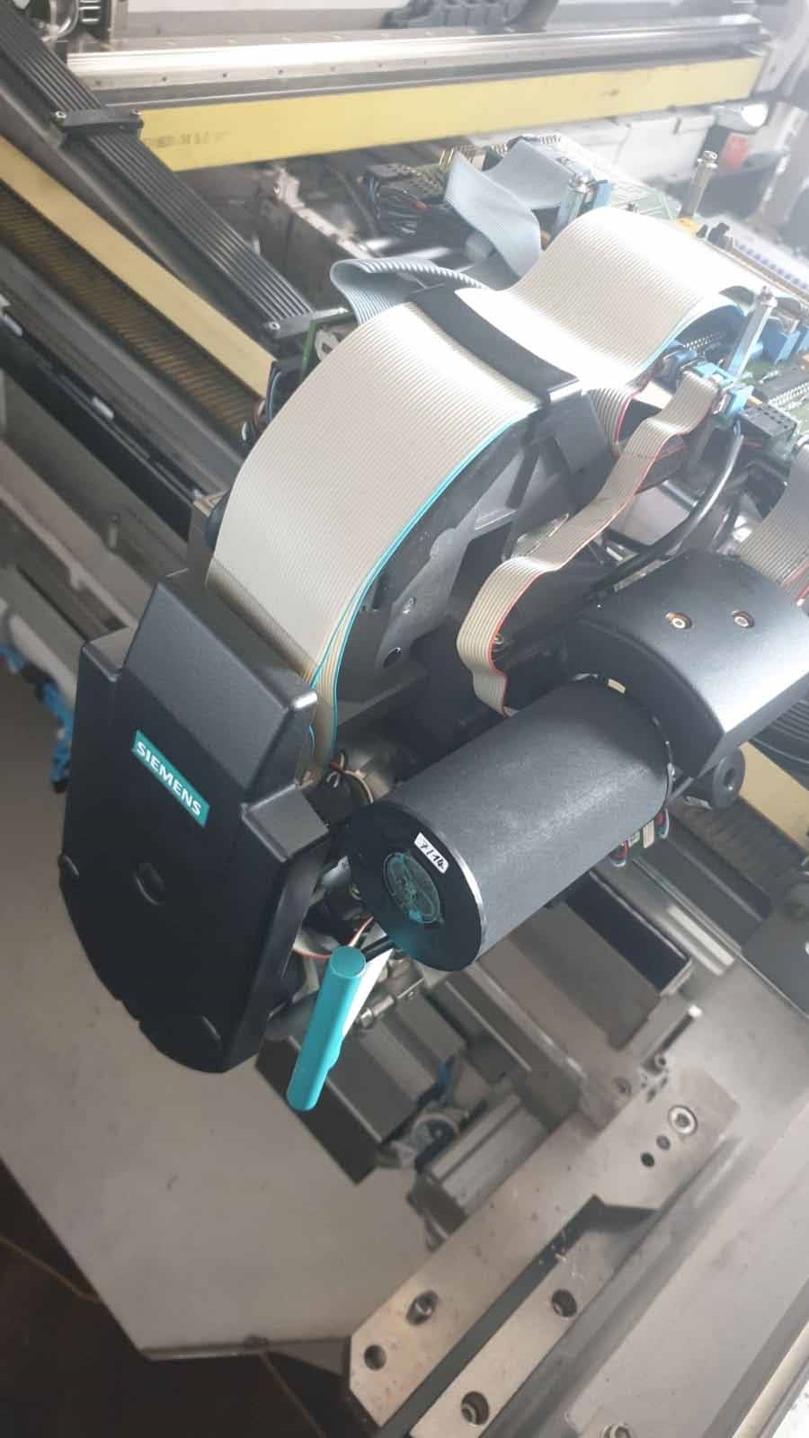 Photo Used SIEMENS Siplace 80 F5 For Sale