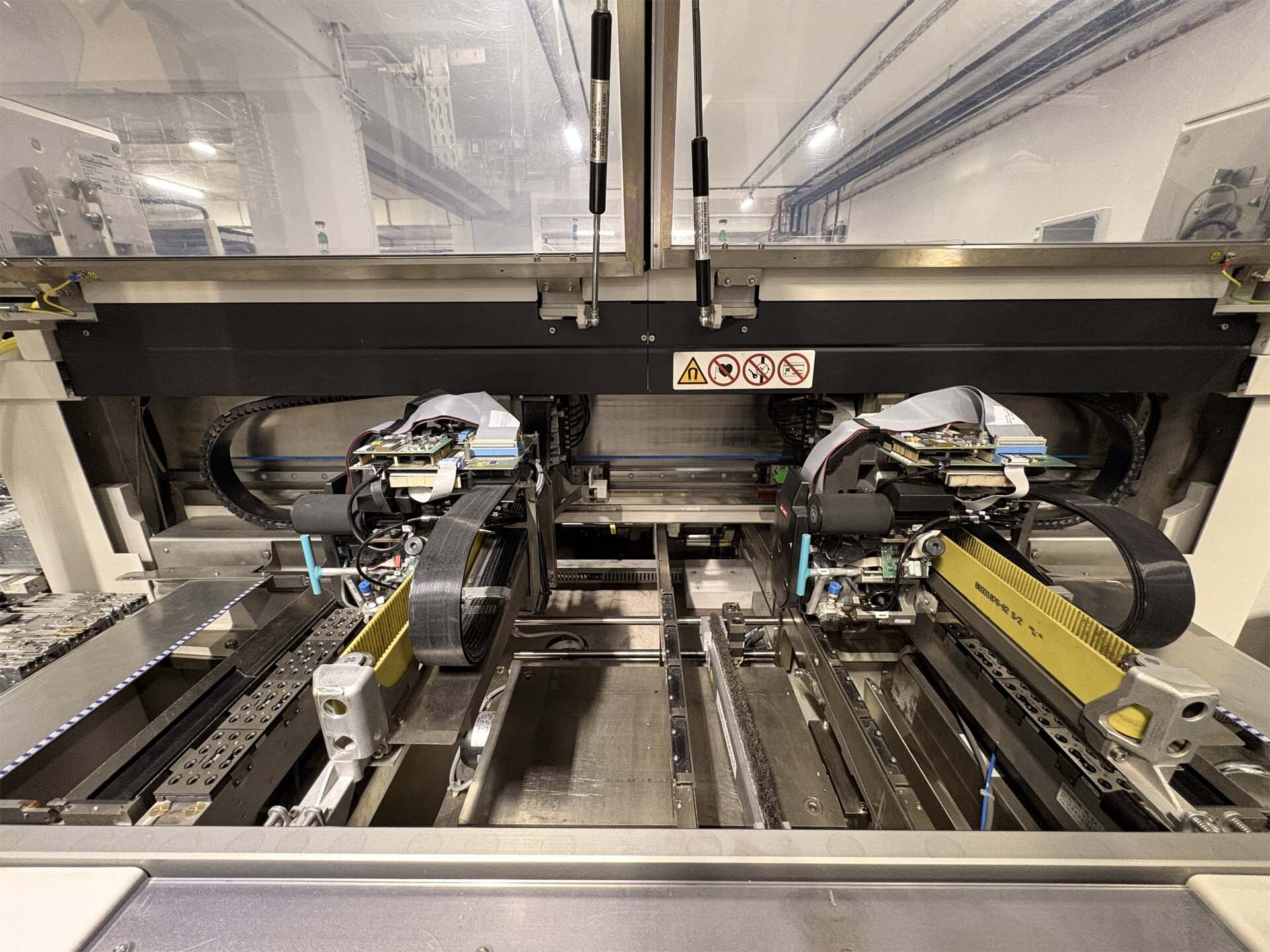 フォト（写真） 使用される SIEMENS Siplace HS50 販売のために