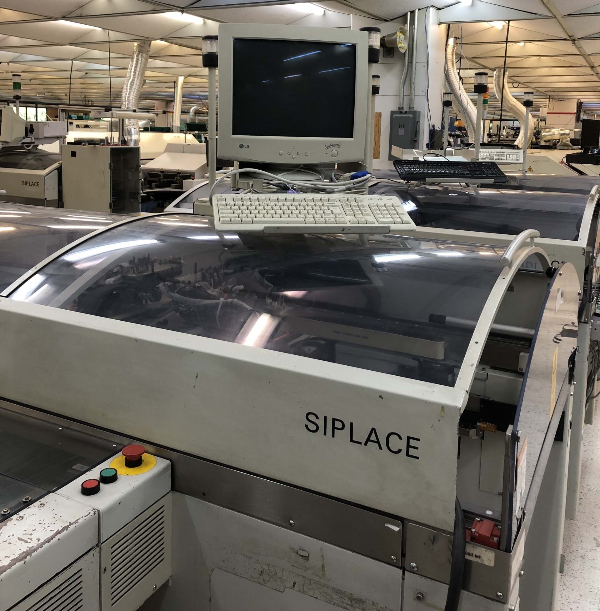 Photo Used SIEMENS Siplace For Sale