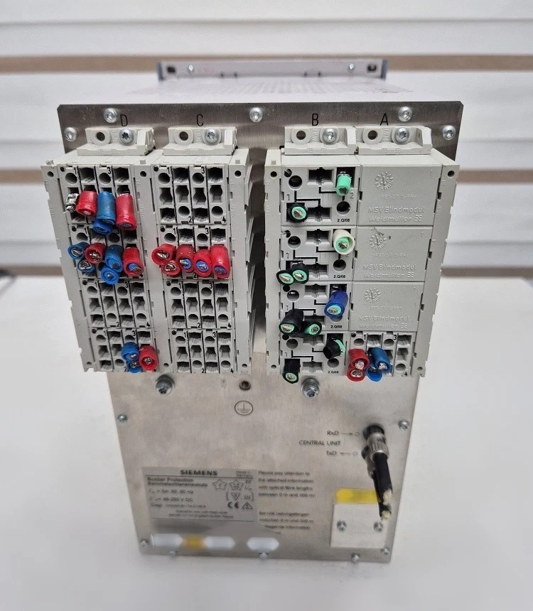 圖為 已使用的 SIEMENS SIPROTEC 4 7SS52 待售