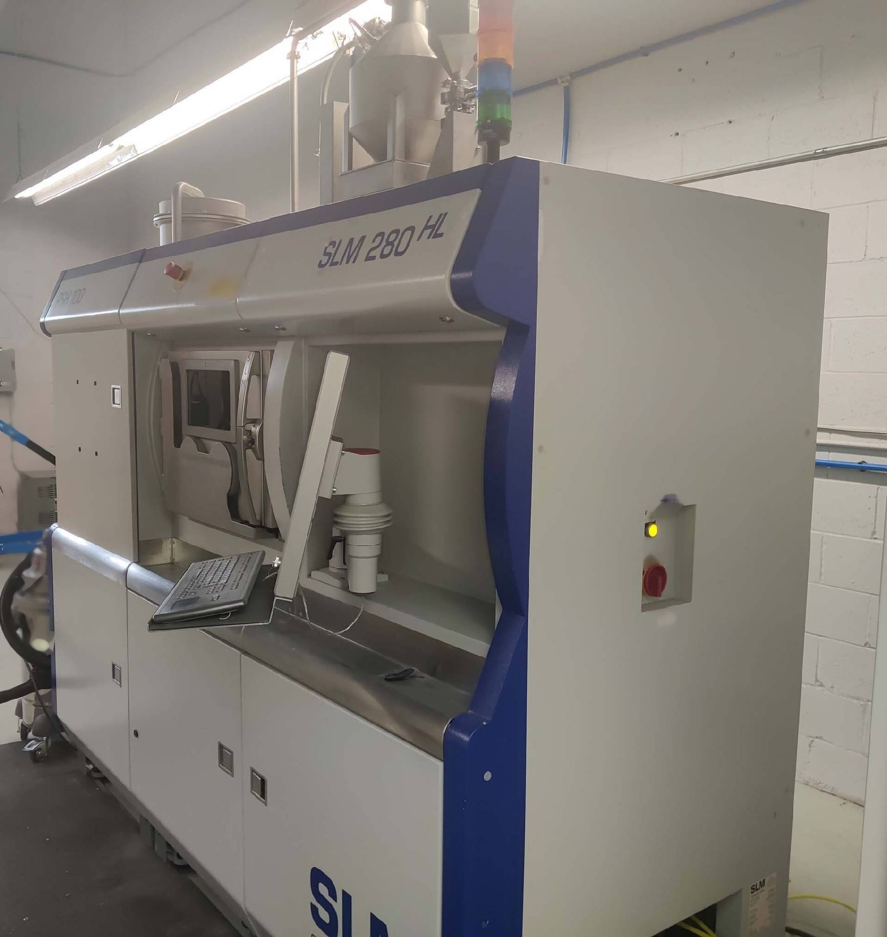 Photo Used SLM SOLUTIONS 280HL For Sale