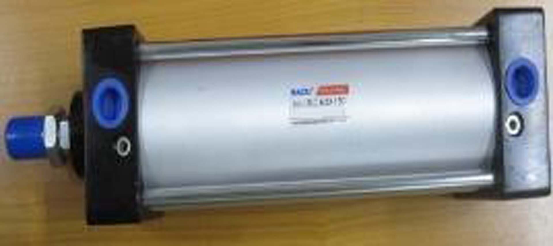 Photo Used SMC Lot of cylinders For Sale