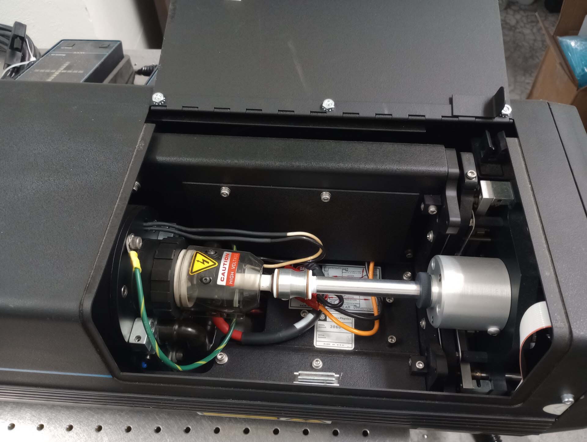 사진 사용됨 SPECTRA PHYSICS BeamLok 2060-10S 판매용