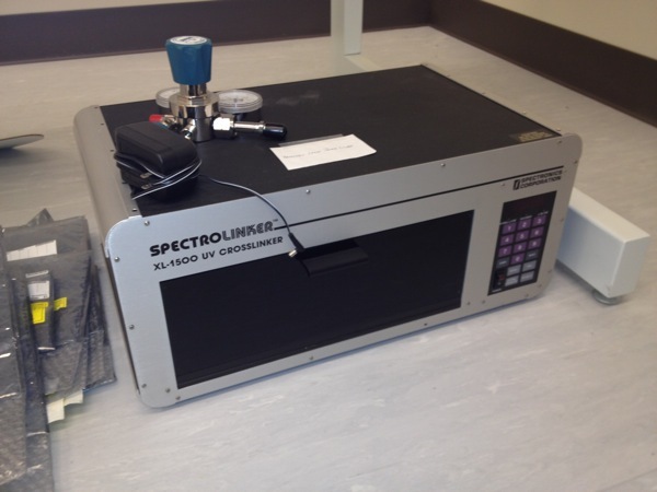 フォト（写真） 使用される SPECTRONICS SpectroLinker XL-1500 販売のために