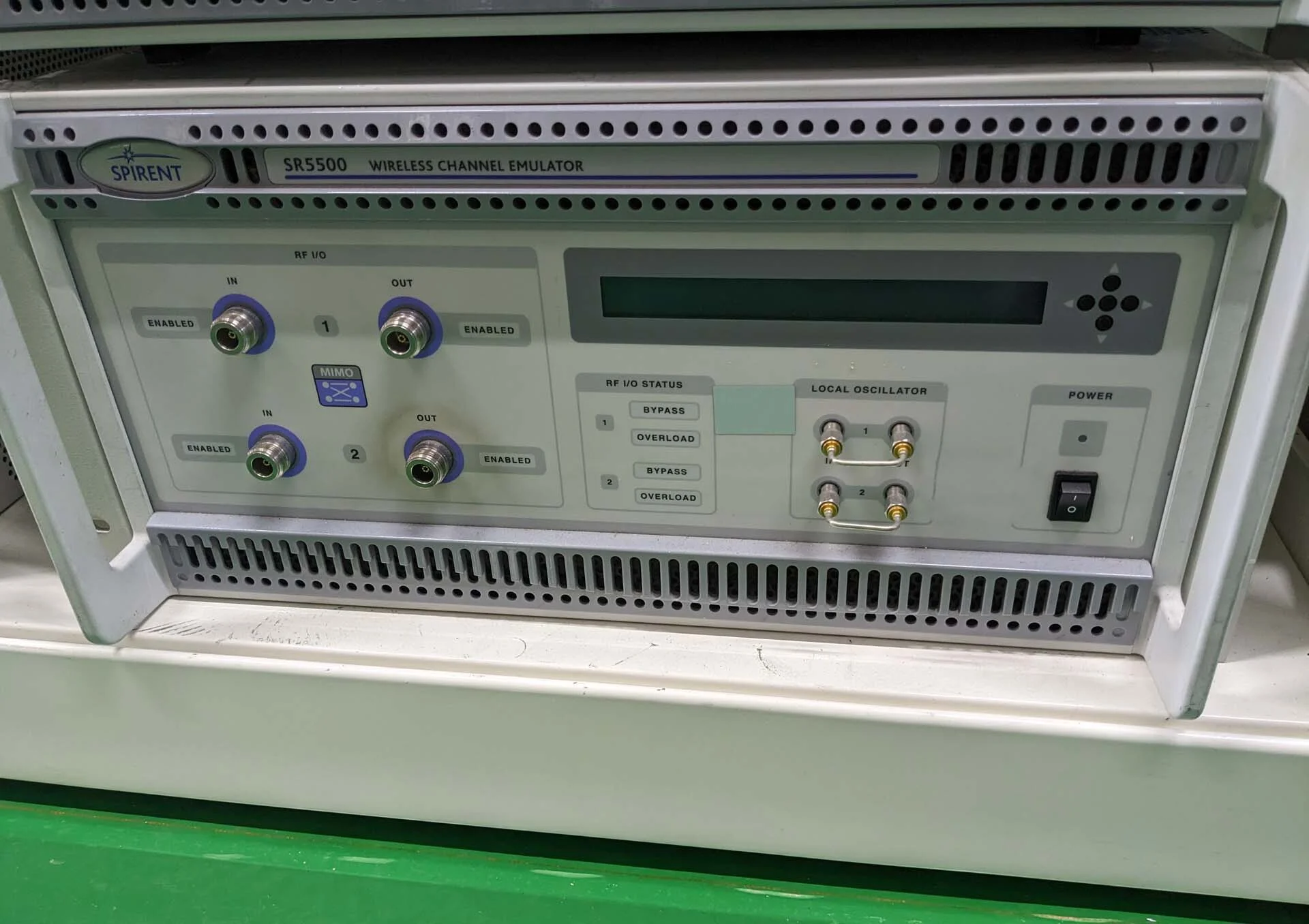 SPIRENT SR5500 電子試験装置 はセール価格 #9185613 で使用されてい