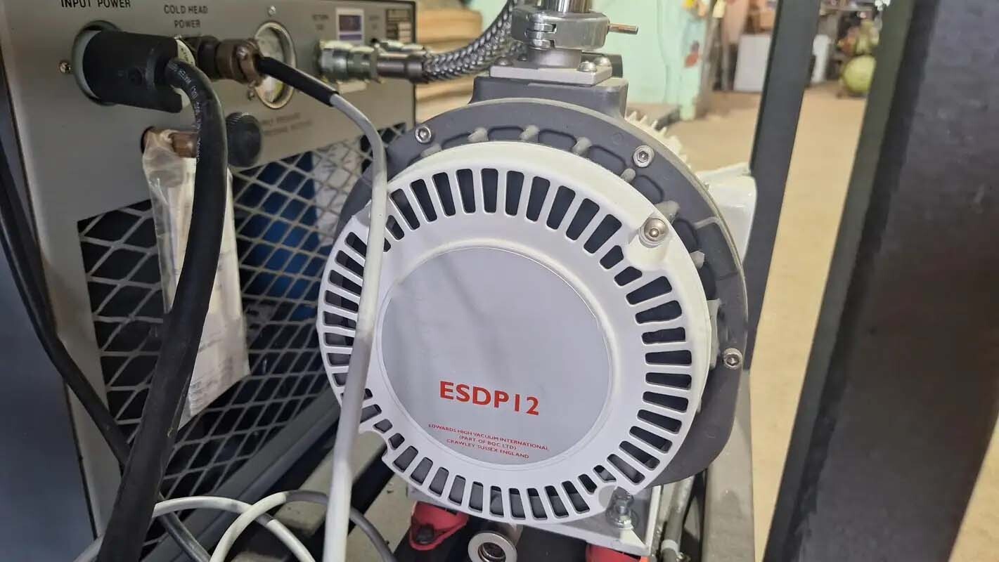 Photo Used STANFORD RESEARCH SYSTEMS / SRS RGA 100 For Sale