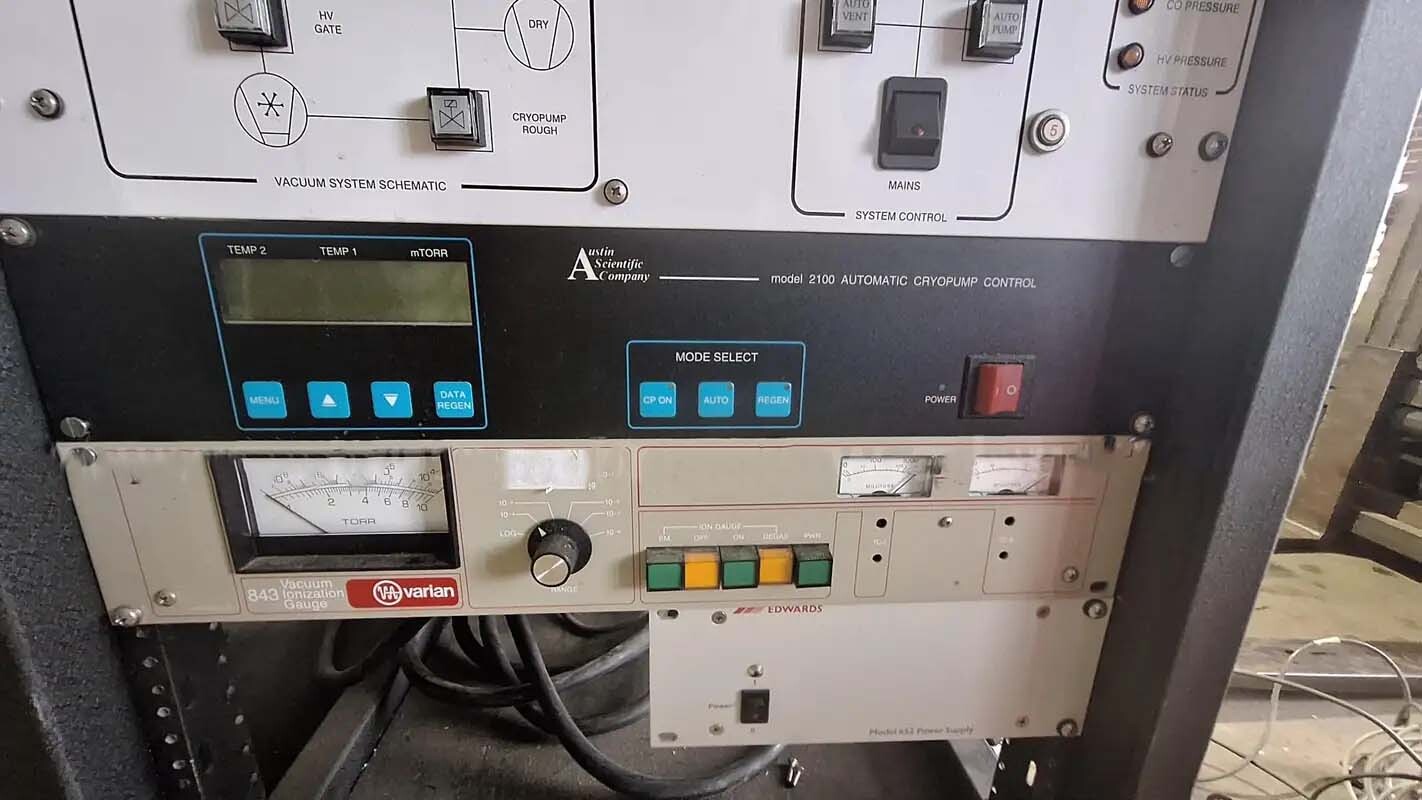 Photo Used STANFORD RESEARCH SYSTEMS / SRS RGA 100 For Sale
