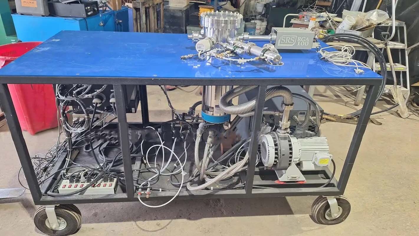 Photo Used STANFORD RESEARCH SYSTEMS / SRS RGA 100 For Sale