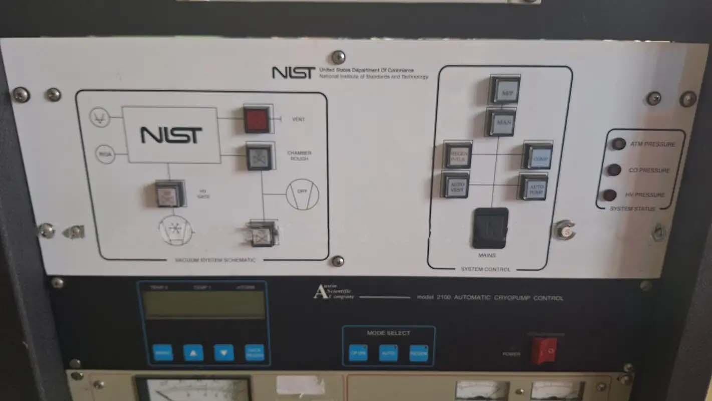 Photo Used STANFORD RESEARCH SYSTEMS / SRS RGA 100 For Sale