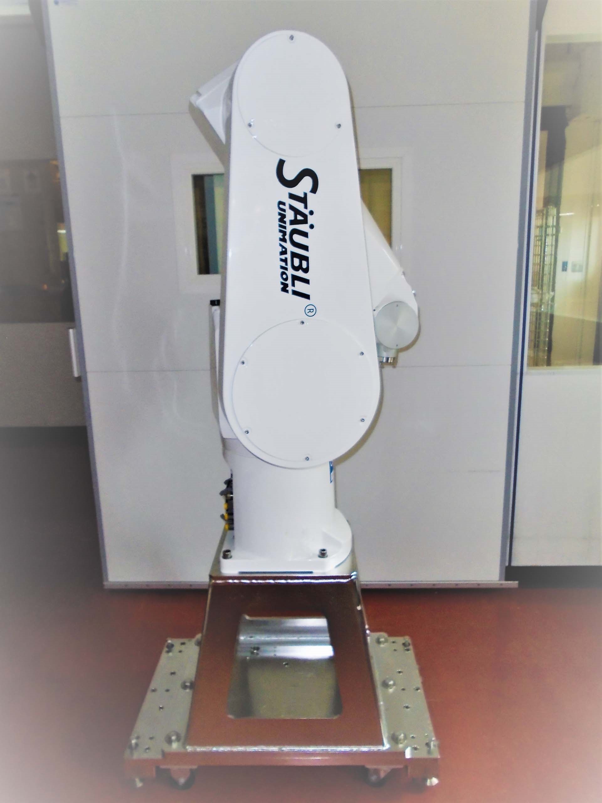 Photo Used STAUBLI RX130B For Sale