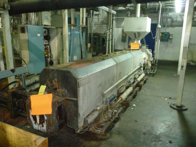 Photo Used STERLING Extruder For Sale