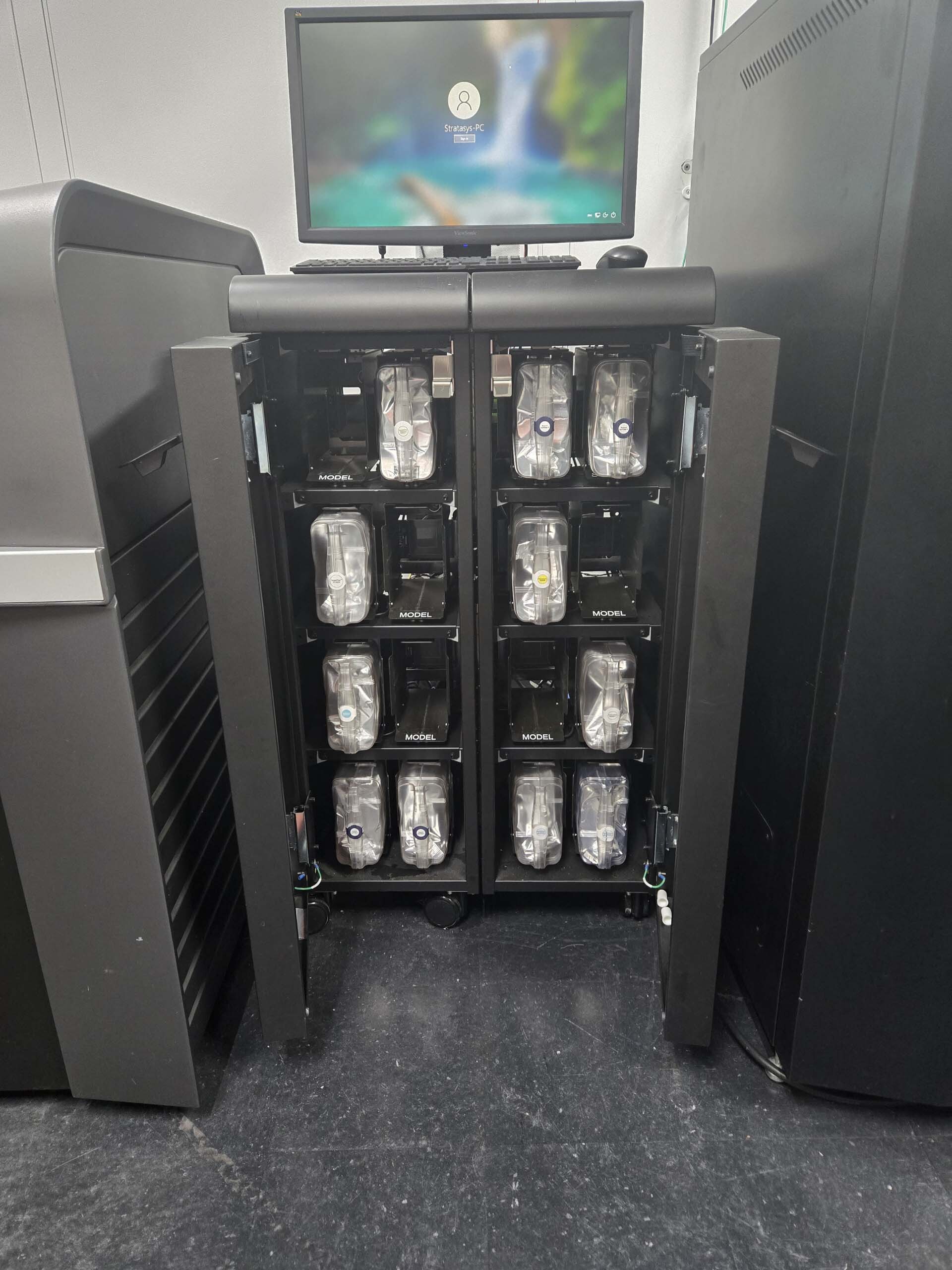 Photo Used STRATASYS / OBJET J750 For Sale