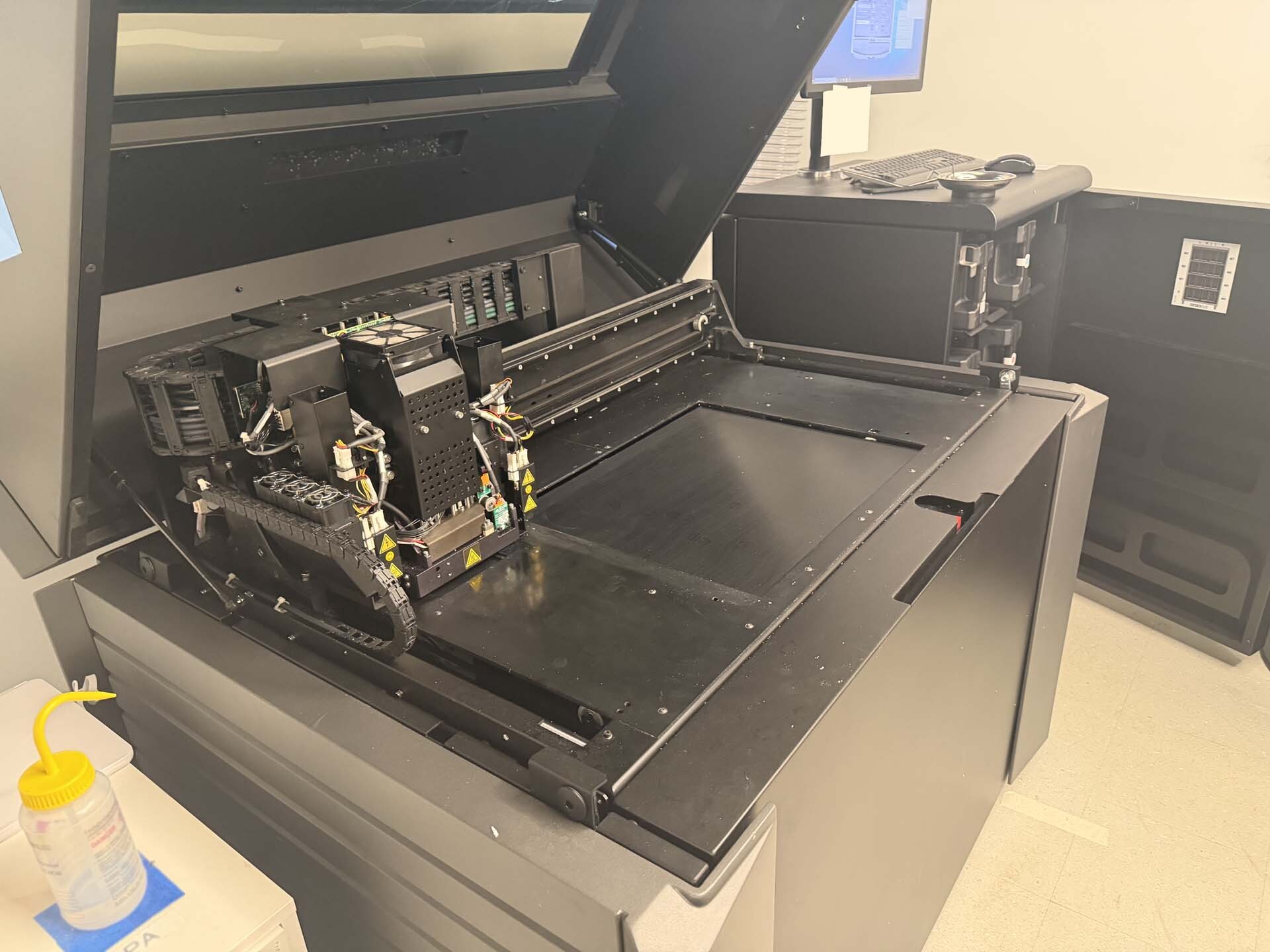 Photo Used STRATASYS / OBJET J850 For Sale