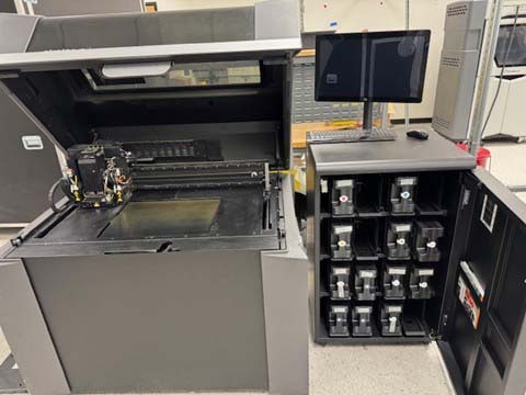 Foto Verwendet STRATASYS Stratasys J850/J835 Zum Verkauf