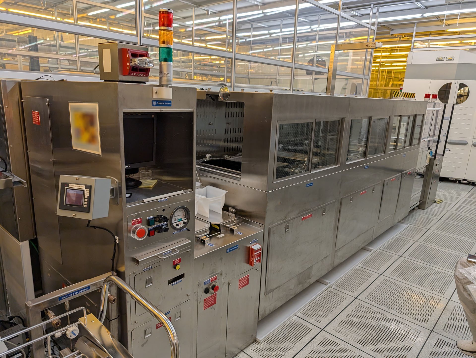 Photo Used SUBMICRON SYSTEMS System For Sale