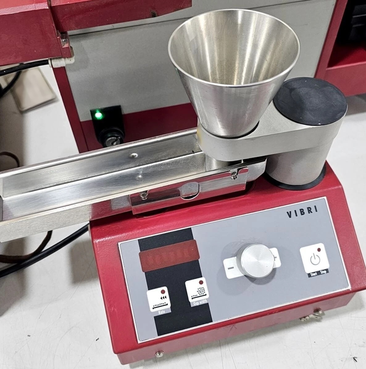 사진 사용됨 SYMPATEC RODOS / HELOS / BFS-OM / VIBRI / Particle Size Analyzer 판매용