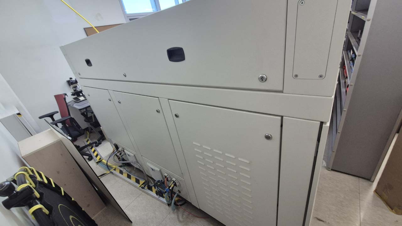 Photo Used SYNOVA LCS 800 For Sale