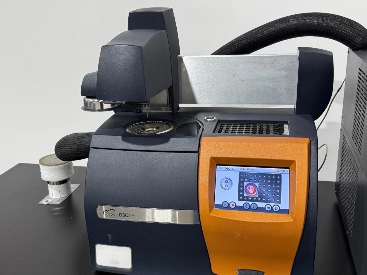 フォト（写真） 使用される TA INSTRUMENT Discovery DSC25 販売のために